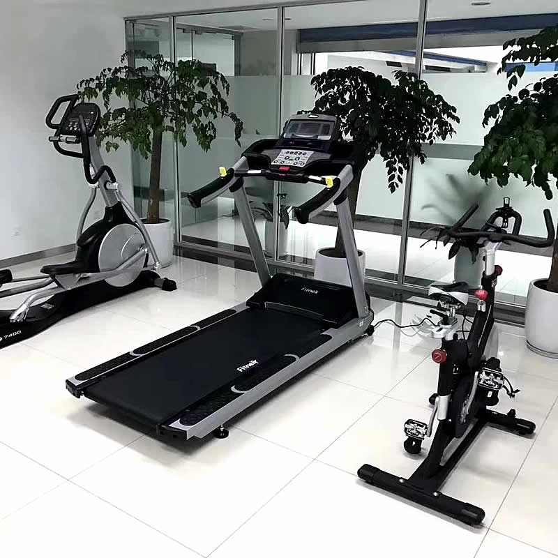 史帝飛跑步機 T70 健身房商業(yè)跑步機